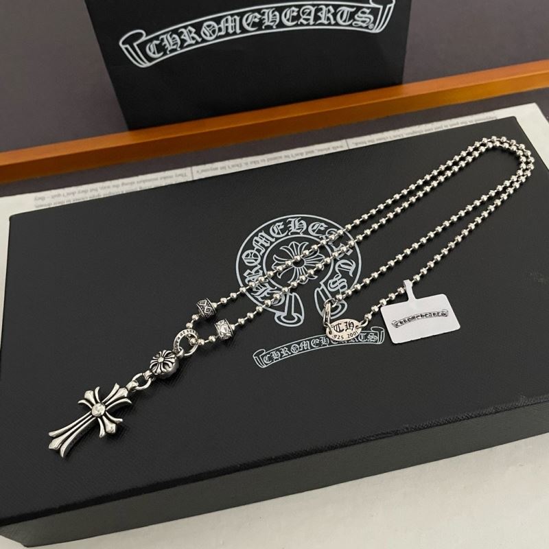 Ch*0me He**ts necklaces